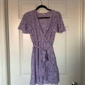Purple flower summer dress. Never been worn. Size medium.